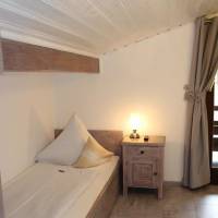 Room 5 - Single Room with Shared Shower / WC