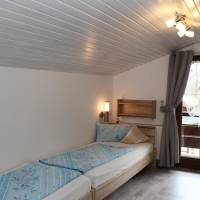 Room 6 - Double Room with Shared Shower / WC