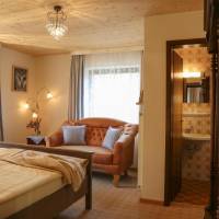 Double Room with Balcony and Garden View