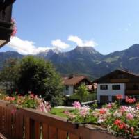 Apartment with Mountain View - First Floor