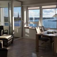 Apartment with Lake View