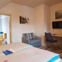 Double Room with Private Bathroom - No pet allowed