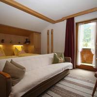 One-Bedroom Apartment with Sofa Bed