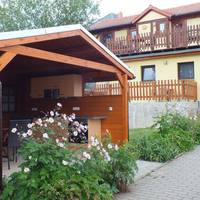 Bungalow with Garden View