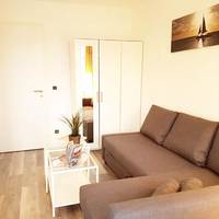 One-Bedroom Apartment 60RB643