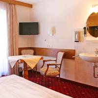 Single Room with Private External Bathroom