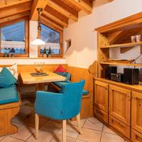 Apartment with Mountain View