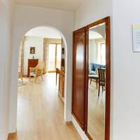 One-Bedroom Apartment 225