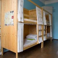 Кровать в общем номере