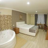 Suite with Hot Tub