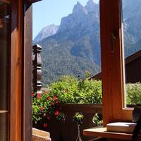 Apartment with Balcony and Karwendel View