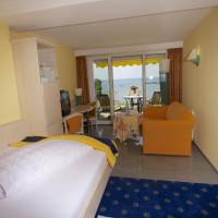 Single Room facing the lake