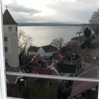 Apartment with Lake View