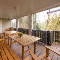 Thirteen-Bedroom Holiday home