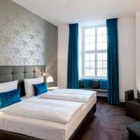 Superior Room with Queen Size Bed 