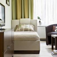 Single Room with Shared Bathroom