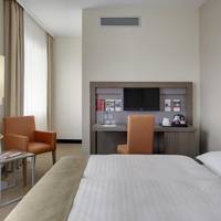 Business Double Room - Public Transport Ticket Included