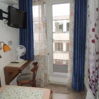 Single Room with Shared Toilet