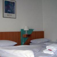 Twin Room in Guest House with Shared Bathroom