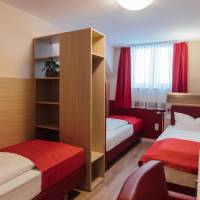 Economy Triple Room Souterrain with own External Bathroom 