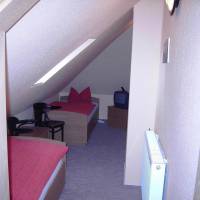 Family Room (2 Adults + 2 Children)