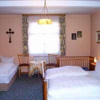 Triple Room with Shared Bathroom