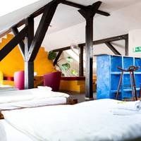 Quintuple Room