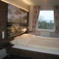 Deluxe Two-Bedroom Apartment (3-4 Adults) 