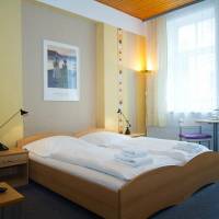 Standard Double Room with Shared Toilet