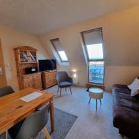 One-Bedroom Apartment with Balcony and Sea View - Randi