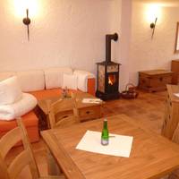 Suite (1-4 Adults)