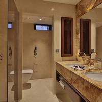 Superior Cave Suite 