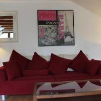 Wohnung mit Wohnzimmer, Schlafzimmer und Küche 