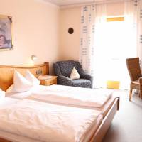 Double or Twin Room with Mountain View