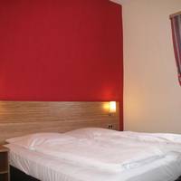 Standard Double Room with Shared Bathroom