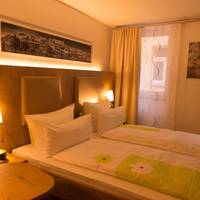 Studio Apartment without cooking facilities