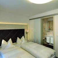 Double Room Selfness