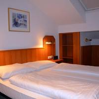 Basic Double Room with Shared Bathroom