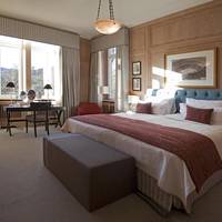 Stephanie Deluxe Suite