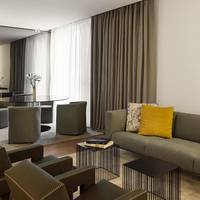 Deluxe Suite, 1 Bedroom Suite, 1 King, Corner room
