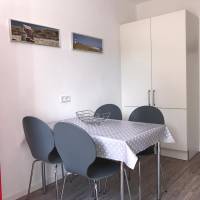 One-Bedroom Apartment with Balcony - Hugo - 