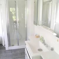 One-Bedroom Apartment (5 Adults)