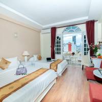 Family Room with Balcony and City View