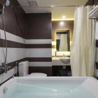 King Family Suite with Ocean View and Balcony