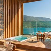 Terrace Room with Hot Tub and Sea View