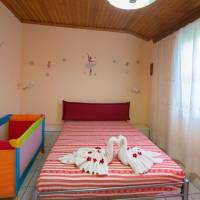 Family One-Bedroom Apartment - Split Level