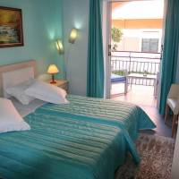 Deluxe One-Bedroom Apartment with Twin Beds