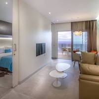 Suite with Sea View (4 Adults)