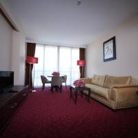 Deluxe Suite with Spa Bath