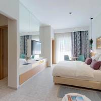 Grand Superior Room